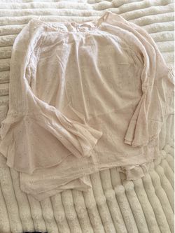 Lauren Conrad ruffle sleeve shirt