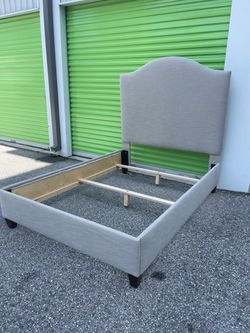 Gray Full size bed from Rooms To Go