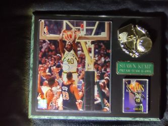 For Sale – $225 OBO 
Shawn Kemp autographed Dream Team II plaque CLEAN Sonics collectors piece!