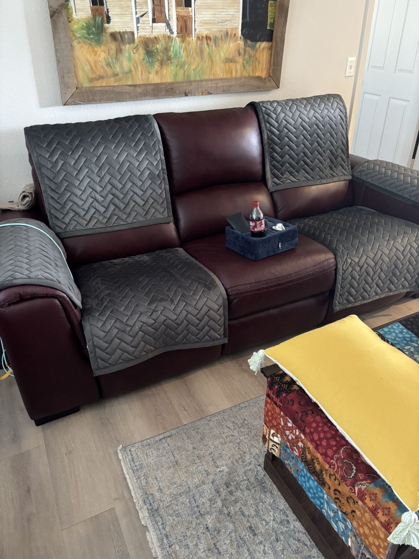 Dual reclining electric motion sofa