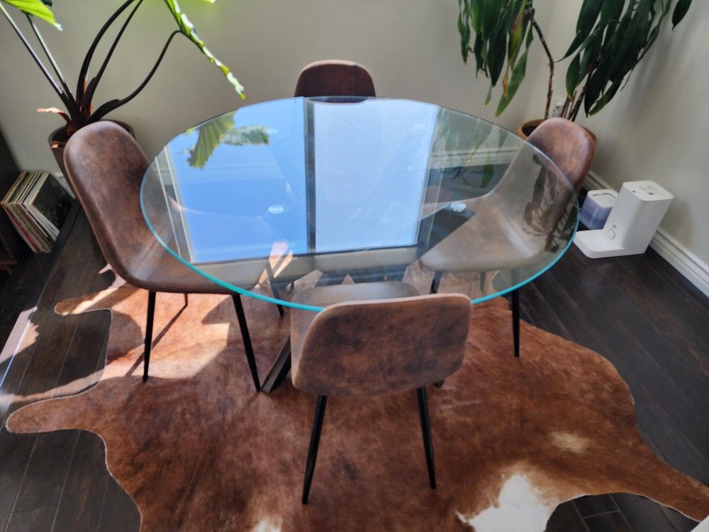 Glass And Walnut Dining Table With 4 Chairs