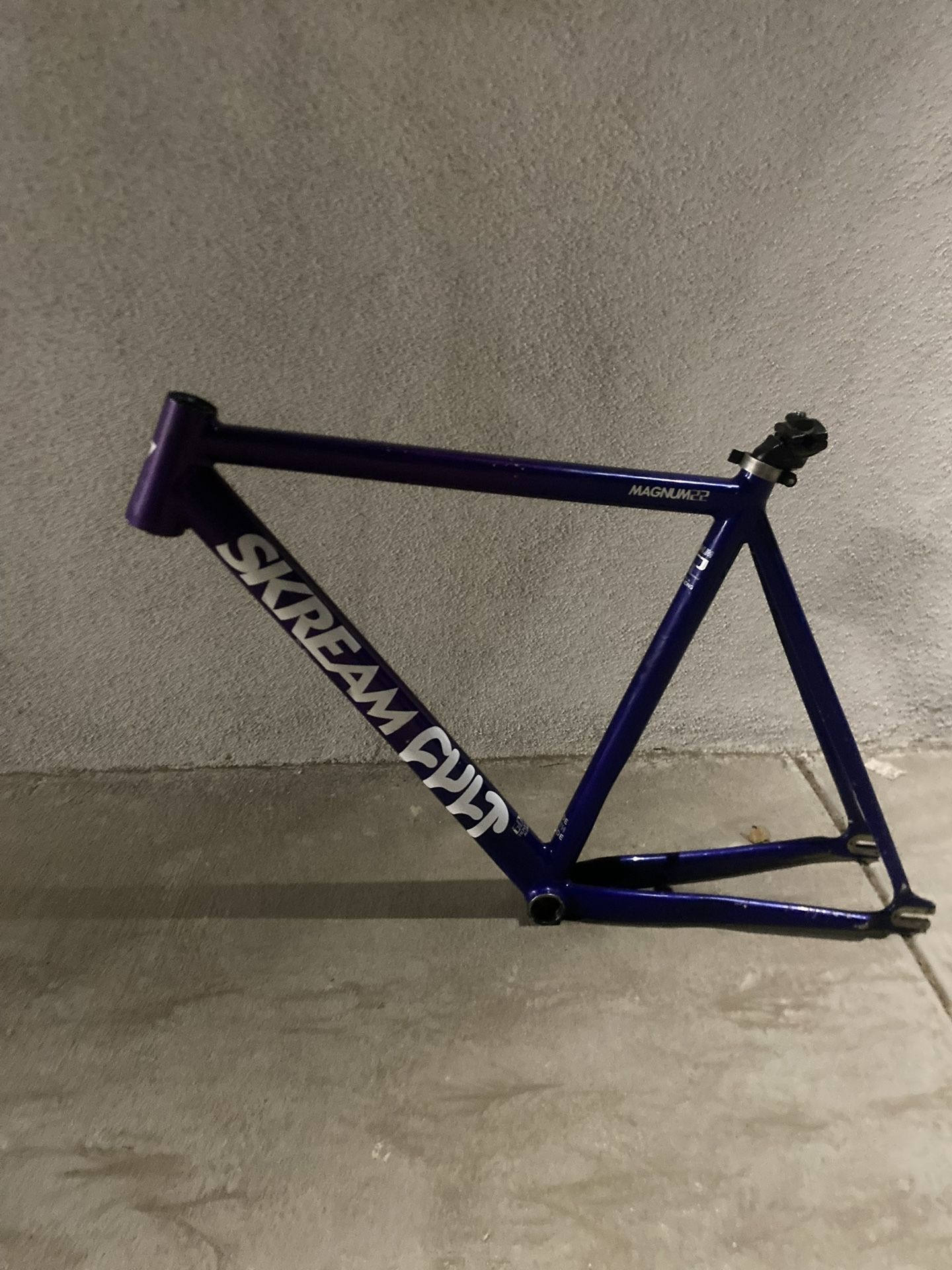 Skream Frame