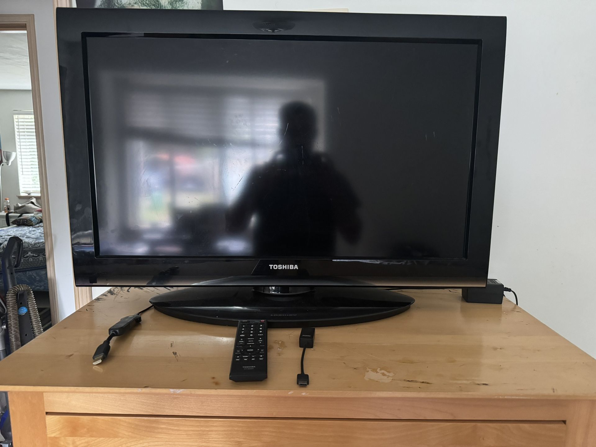 32 inches Toshiba Tv