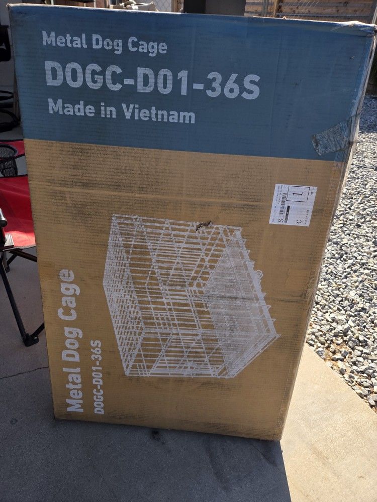 NEW OPEN BOX Large Dog Crate with Divider Panel, 36 Inch Double Door Folding Metal Wire Dog Cage