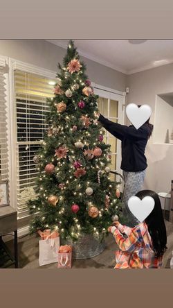 Pre-Lit Artificial Christmas Tree