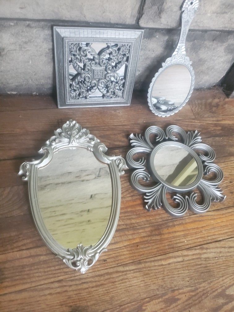 Mirrors Set