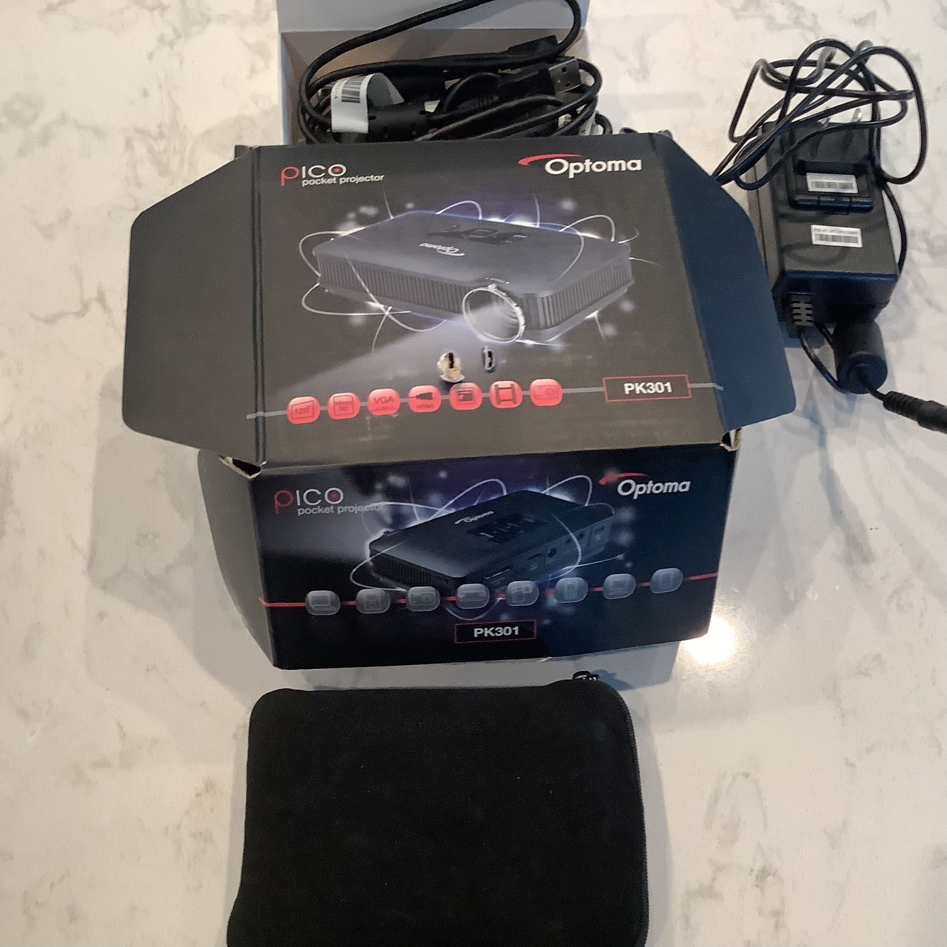 Optima PK301 Pocket Projector
