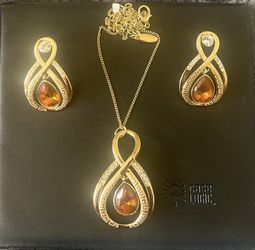 New Gold Plated Earrings And Pendant With Chain Set