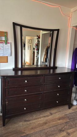 Dresser