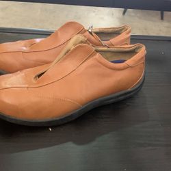 Brown Leather Shoes Size Medium 