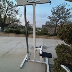 Lat Pull Down Machine