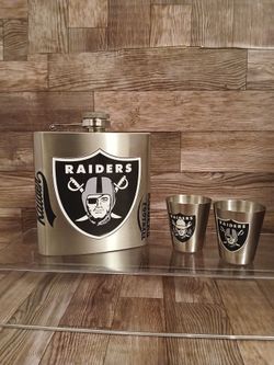 RAIDERS FLASK SET