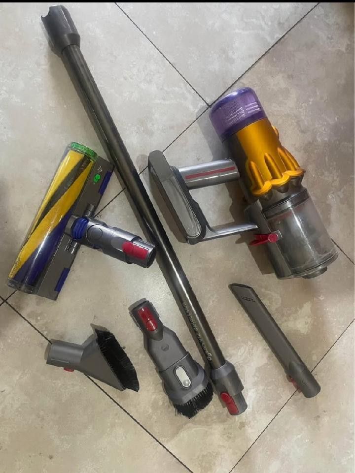 Dyson V12 Detect Slim vacuum with laser tool + accessory tools