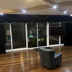 Motorized curtain