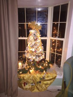 Pre lit 4ft Christmas tree