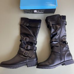 BLACK  BOOTS - NEW IN BOX - SIZE 7 