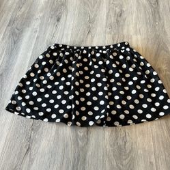 Vero moda poka dot skirt  size large
