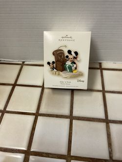 Hide  ‘n’ Peek Hallmark Disney Mickey Mouse Ornament 