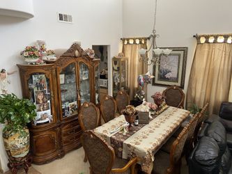 Selling Beautiful Hardwood China Cabinet And Dining Set With 8 Chairs 