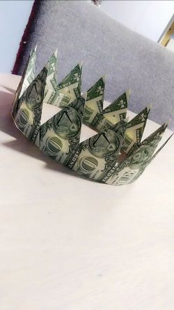 Graduation crowns