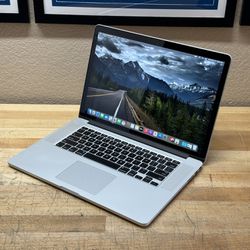 2015 15” MacBook Pro Retina - 2.5 GHz i7 - 16GB - 256GB SSD