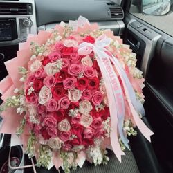 Ramo Buchon Rose Bouquet