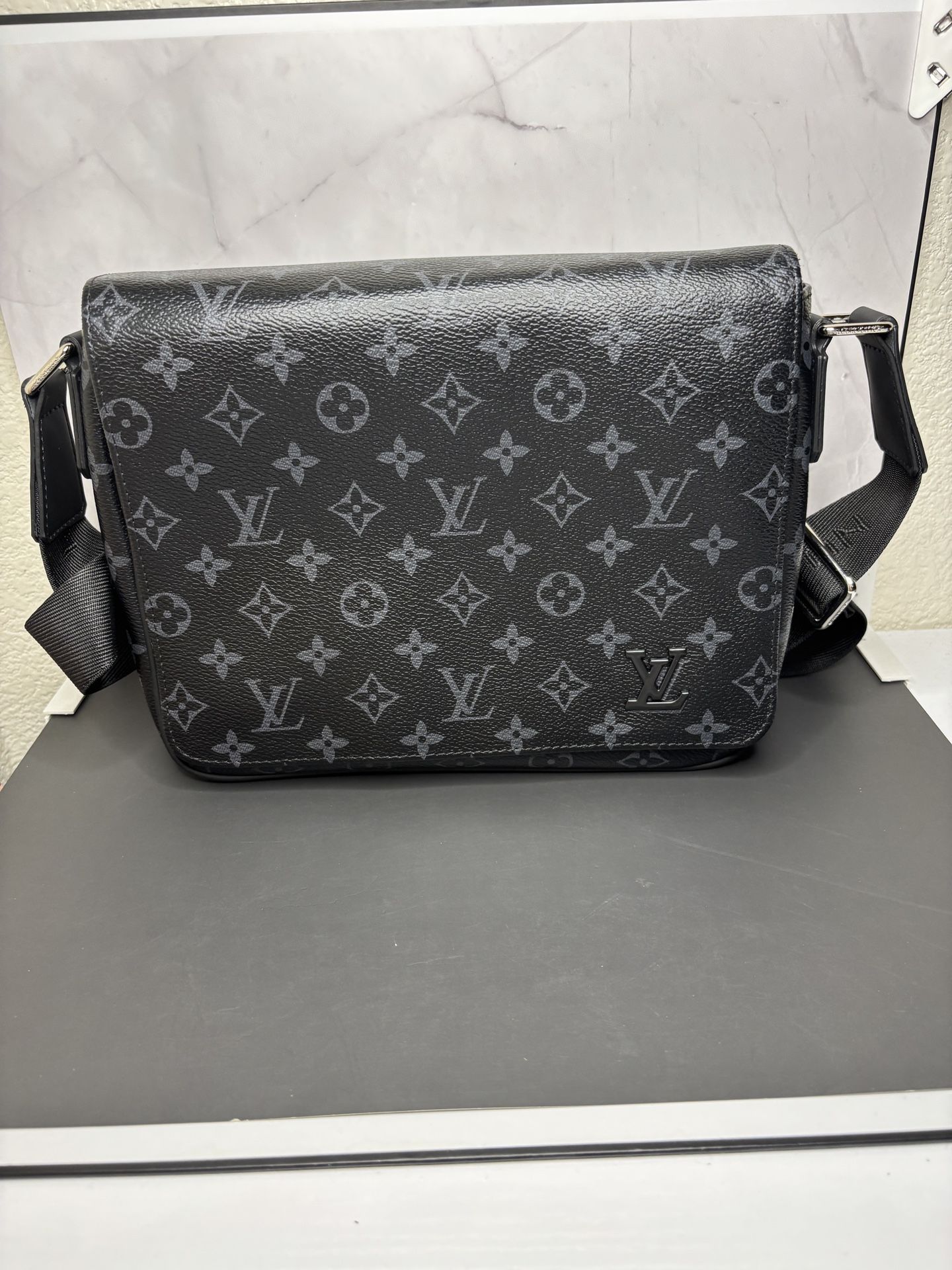 Louis Vuitton Men’s Side Bag