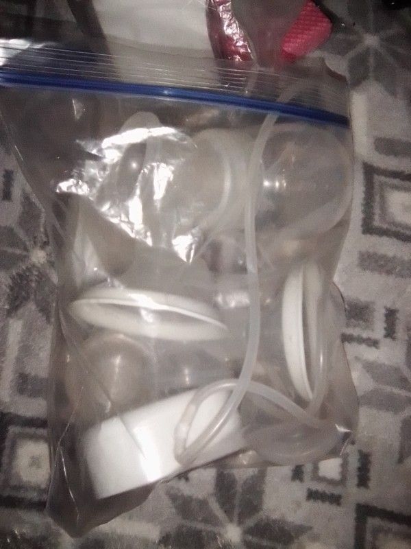 Breast Pump Used Cleaned Washed Well Taken Care Of Must Sell Need To Get Rid Of It