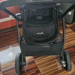 Maxi Cosi Stroller And Bassinet 