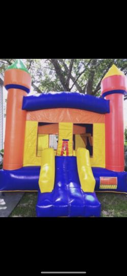 Bounce House / Casa De Brinco