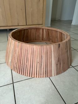 Wooden Christmas tree skirt