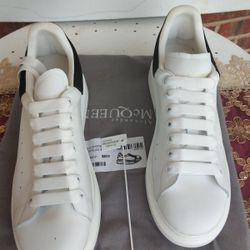 New. What's your size. Click on my name to see more stuff. Leave your number If you're interested