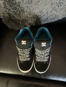 DC  Woman Court Graffik Skate Shoes