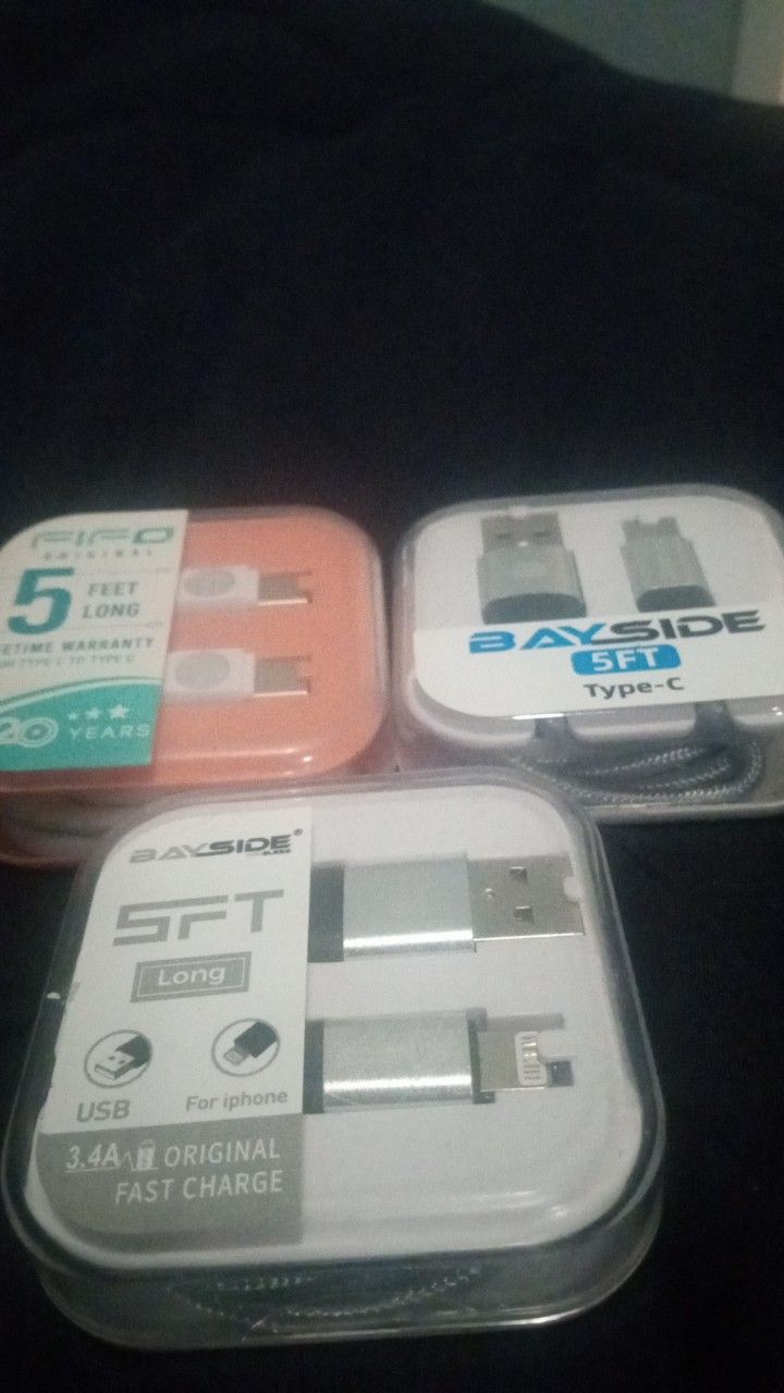 FFFIREE SALEE. 60 5ft Usb To C // Usb To iPhone // C To C Lightning Fast Charge Cords