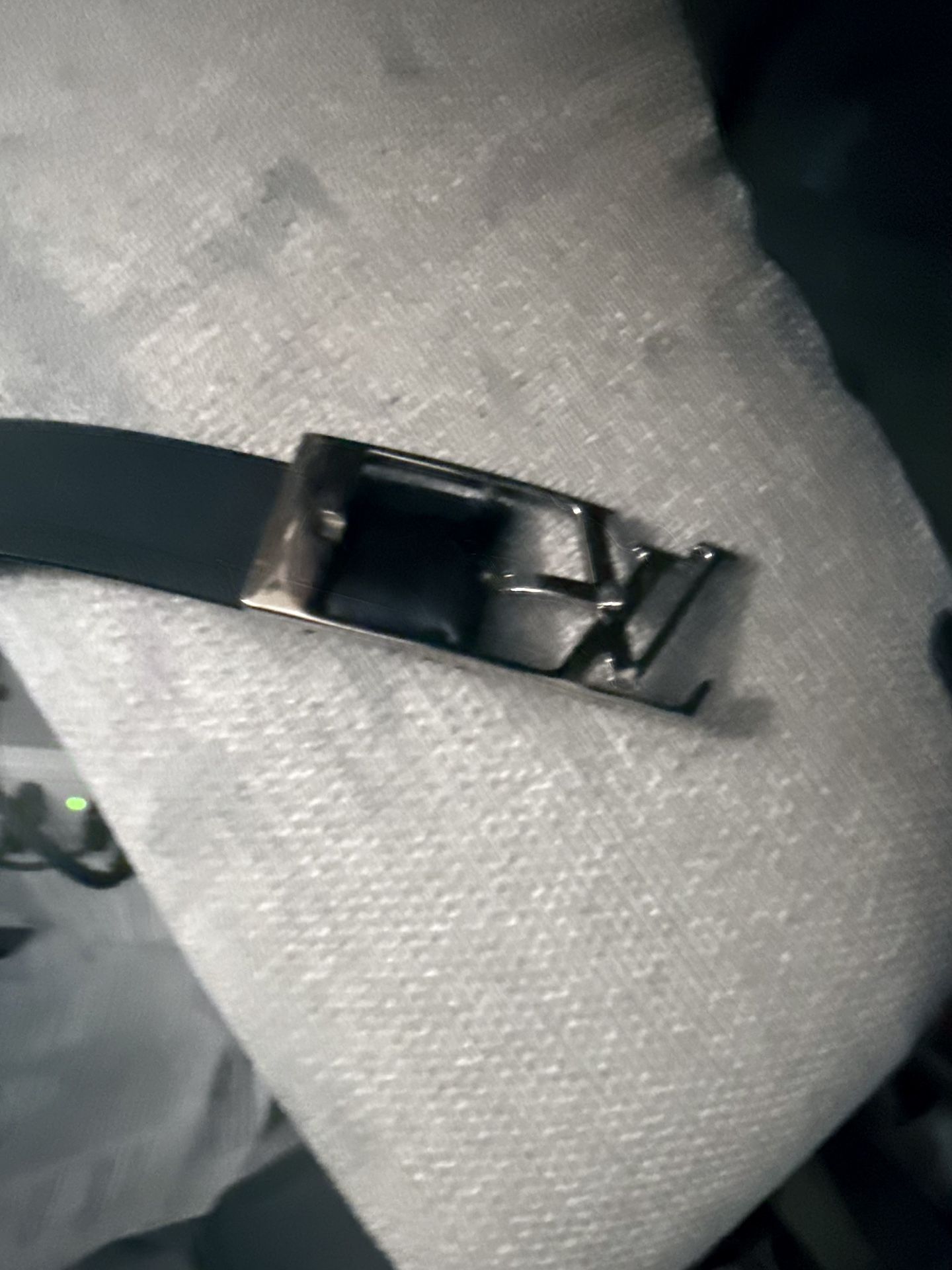 Louis Vuitton Men’s Black Leather Dress Belt