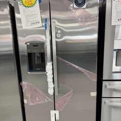 GE 25 Cu.ft Side By Side Refrigerator With Water And Ice Maker