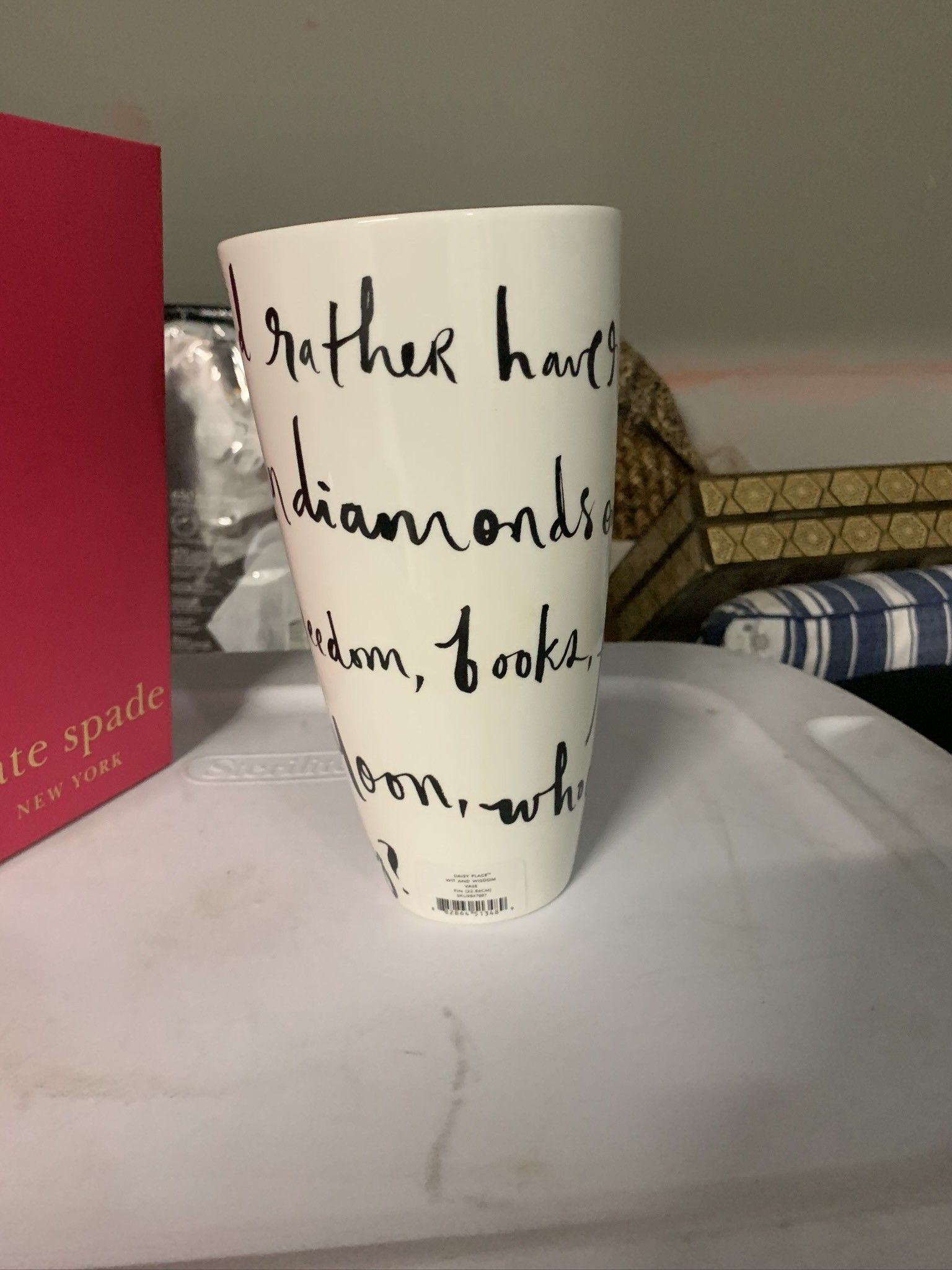 Kate Spade wit and wisdom Daisy Place Vase