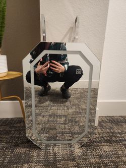 Armario de joyería moderno en forma de diamante, organizador octogonal con luz LED. Desmontable.