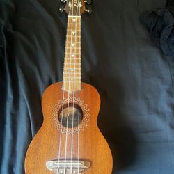 Luna Soprano ukulele 