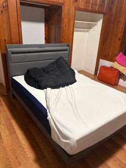 Full size bed