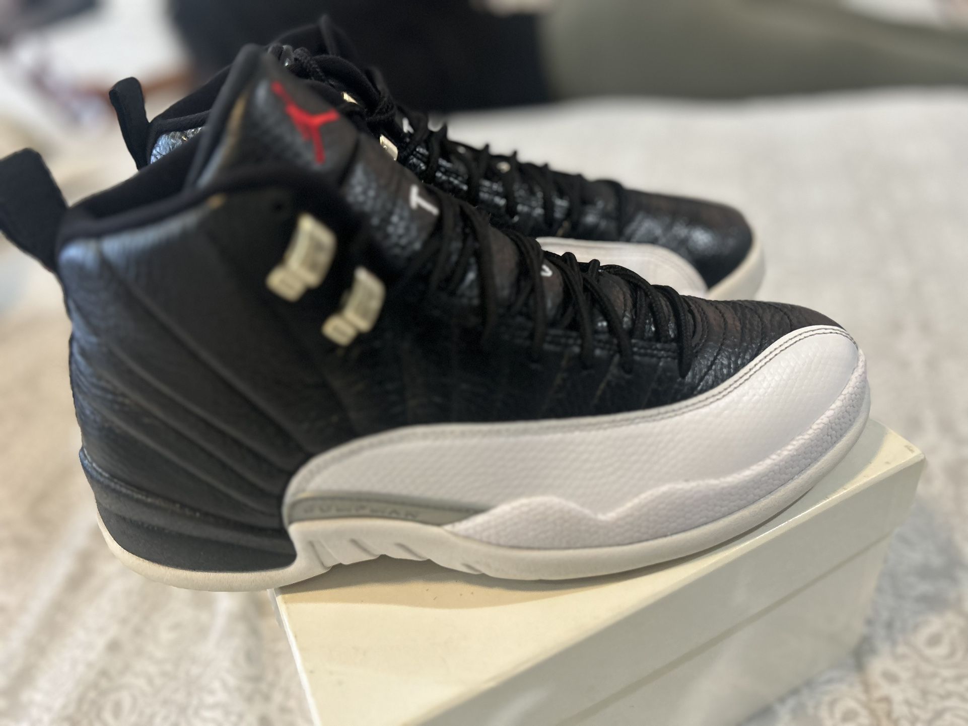 Air Jordan Retro Size 9m. 120$ Obo