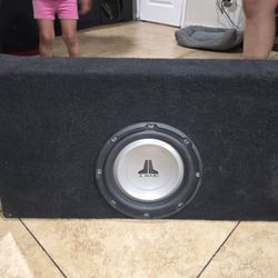 10" Jl Audio 10W1v2 With Small Box