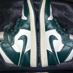 Air Jordan 1 Mid SE “Oxidized Green” (Size 7Y / Women’s 8.5)