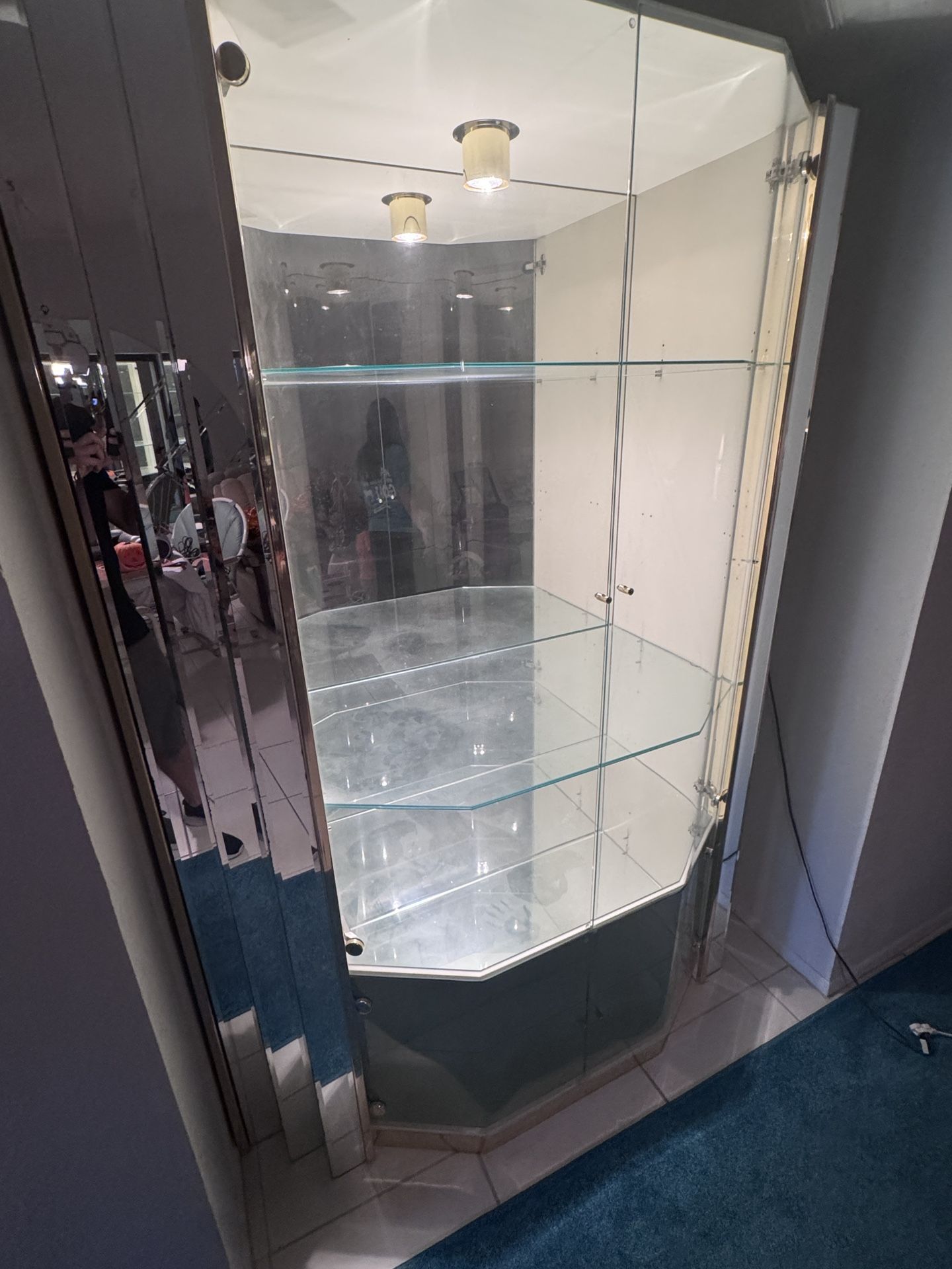 Glass Cabinet With Light