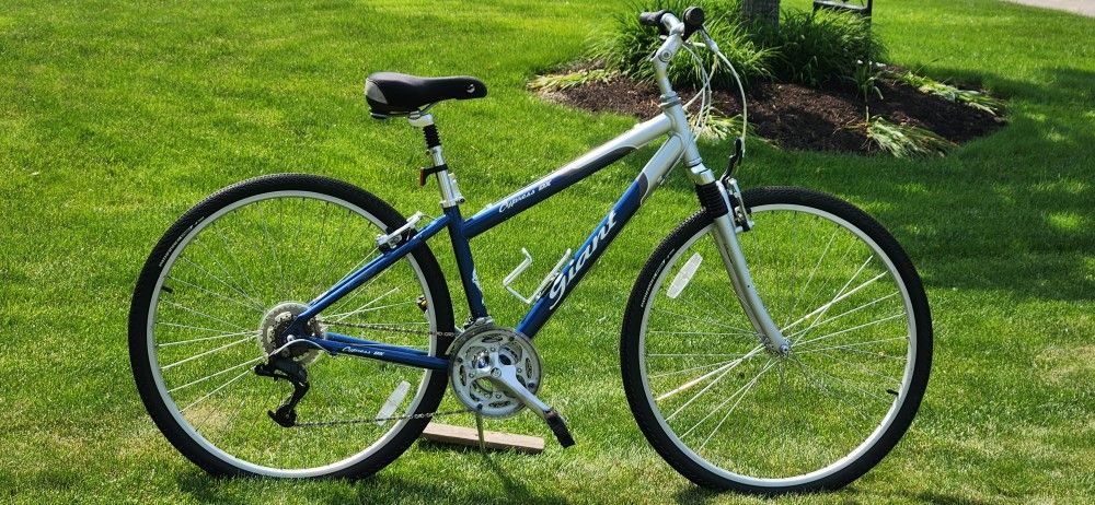 GIANT CYPRESS DX HYBRID BIKE - SMALL FRAME - SUSPENSION SEAT - FRONT SUSPENSION - TUNED