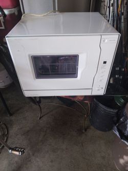 4 Place Settings  Dishwasher 