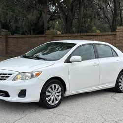 2013 Toyota Corolla (Call/text 813-600-0200)