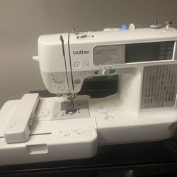 Brother SE425 Embroidery Machine 