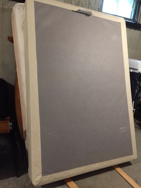 Full size mattress, box, headboard and footboard
