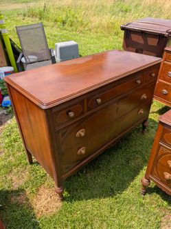 Bedroom set from the 1920 to 1930's
